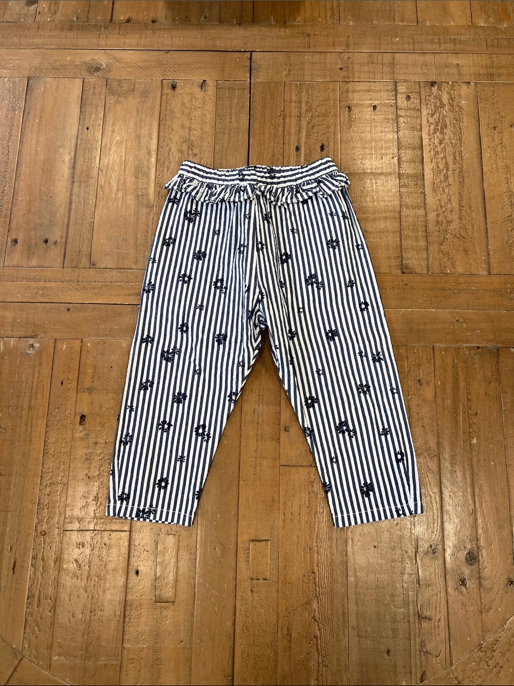 Il gufo blue striped flower print ruffled pull on pants cropped 3 years